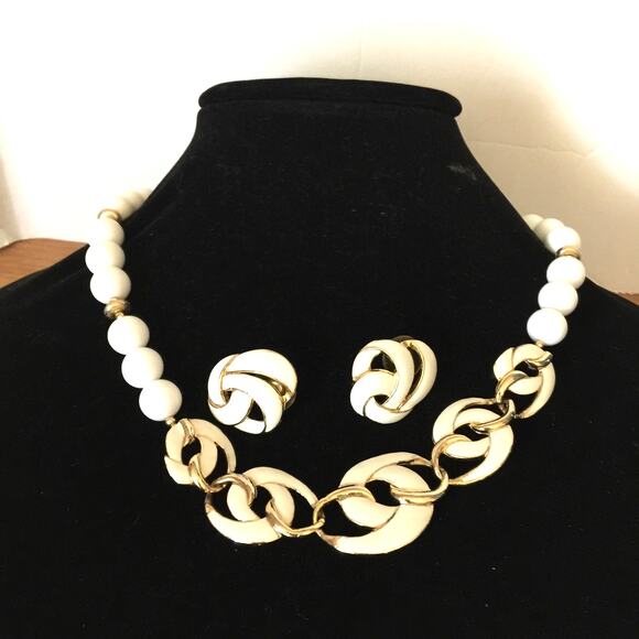 Vintage Trifari Necklace and Earrings set - Picture 1 of 3